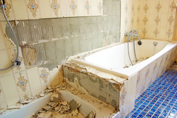 Bathtub Demolition in Aurora